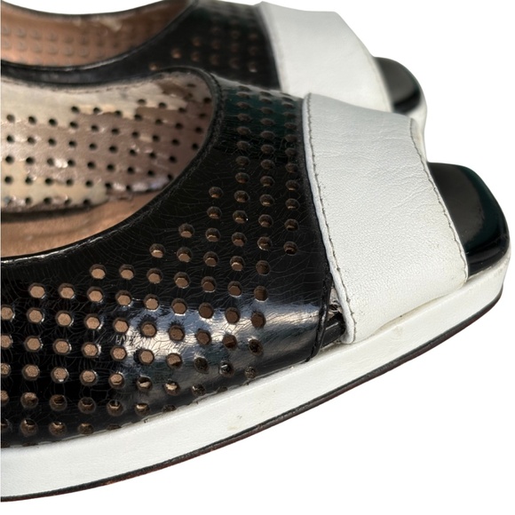 Arturo Chiang Two-Tone Leather Peep-Toe Heels – Size 7 - Picture 5 of 6